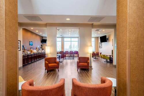 Clarion Pointe Harrisonburg image 19