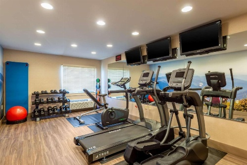 Clarion Pointe Harrisonburg image 25