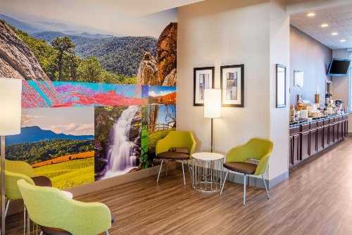 Clarion Pointe Harrisonburg image 3