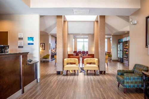 Clarion Pointe Harrisonburg image 42