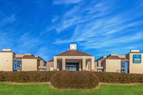 Clarion Pointe Harrisonburg image 43